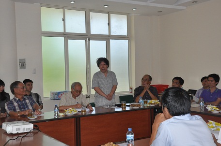 Nhà sử học Lê Văn Lan phát biểu tại buổi tọa đàm