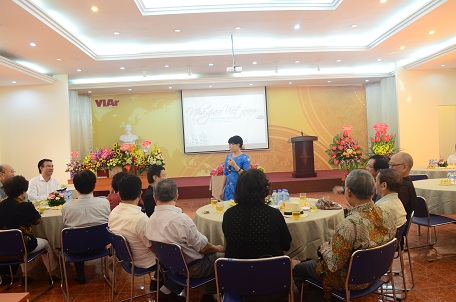 TS Tạ Hoàng Vân - Giám đốc Trung tâm Đào tạo và Hợp tác quốc tế báo cáo hoạt động đào tạo của Viện từ năm 2014 đến nay