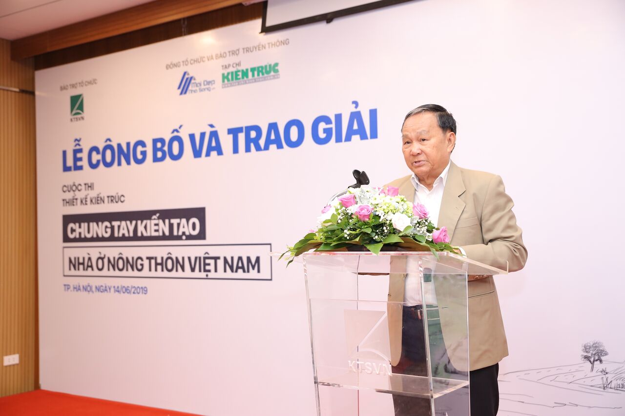 1 kts Nguyễn Tấn Vạn - Chủ tịch hội Kiến trúc sư Việt Nam phát biểu khai mạc buổi lễ