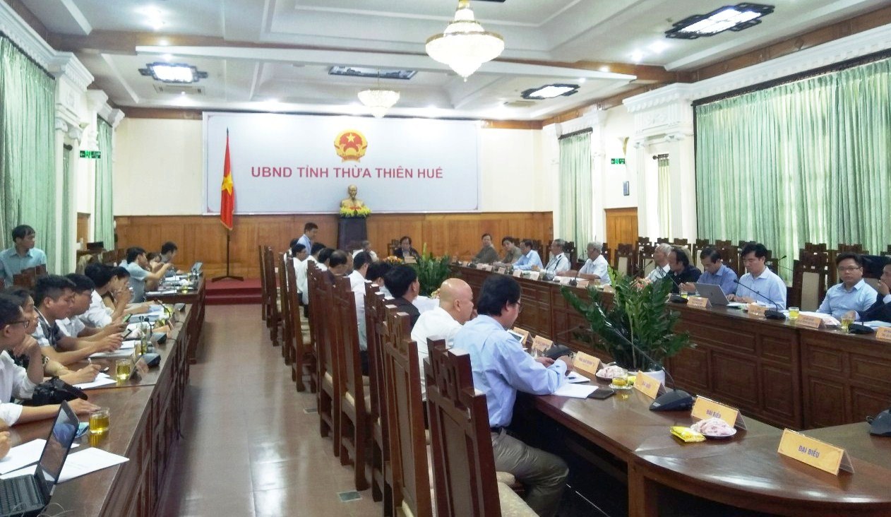Toàn cảnh buổi Hội nghị lấy ý kiến về xây dựng đô thị Thừa Thiên Huế thành đô thị có tính chất đặc thù về di sản hướng tới trở thành phố trực thuộc Trung ương
