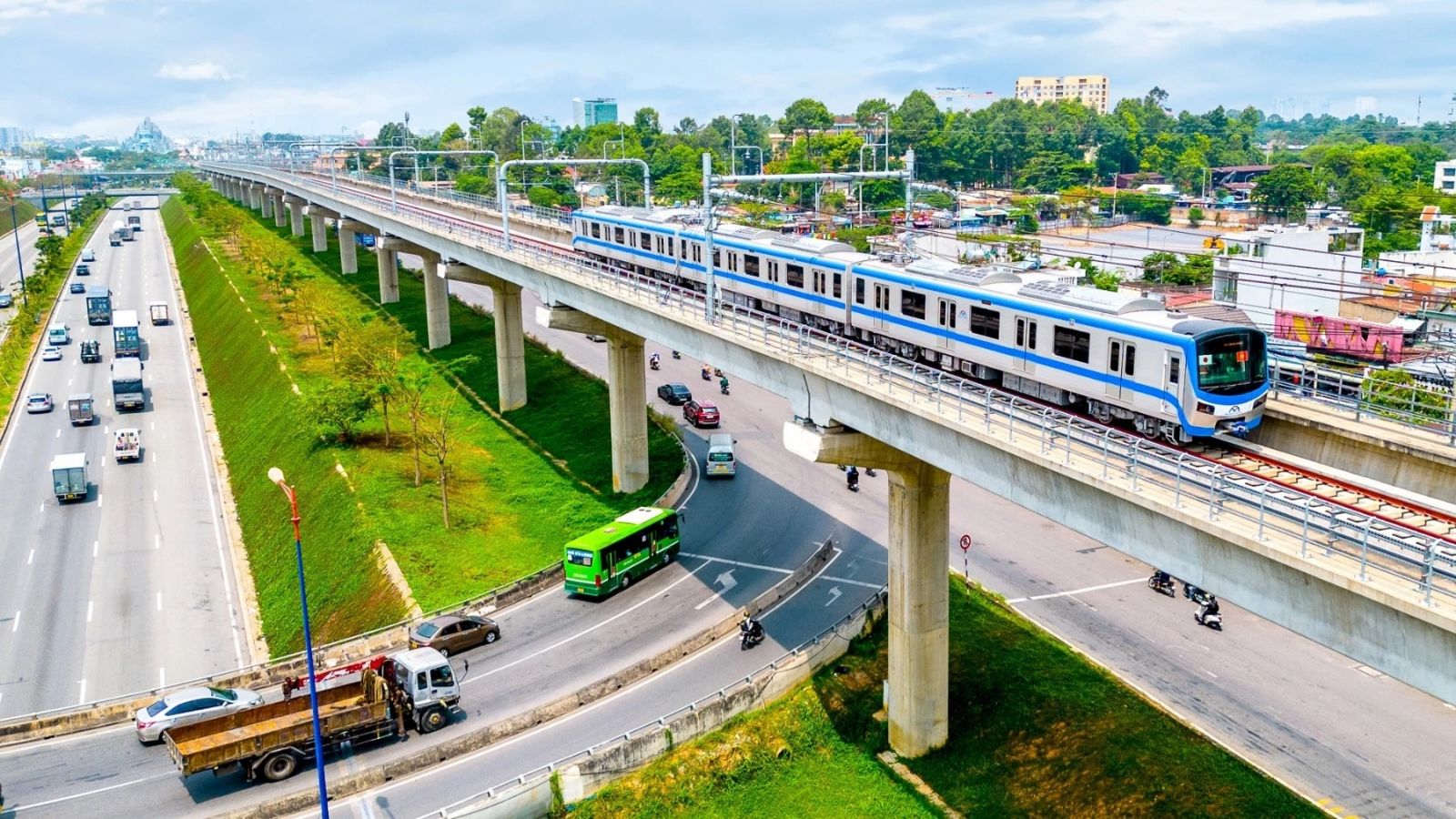 Quy hoạch và phát triển hạ tầng giao thông tĩnh hướng tới sử dụng phương tiện năng lượng sạch