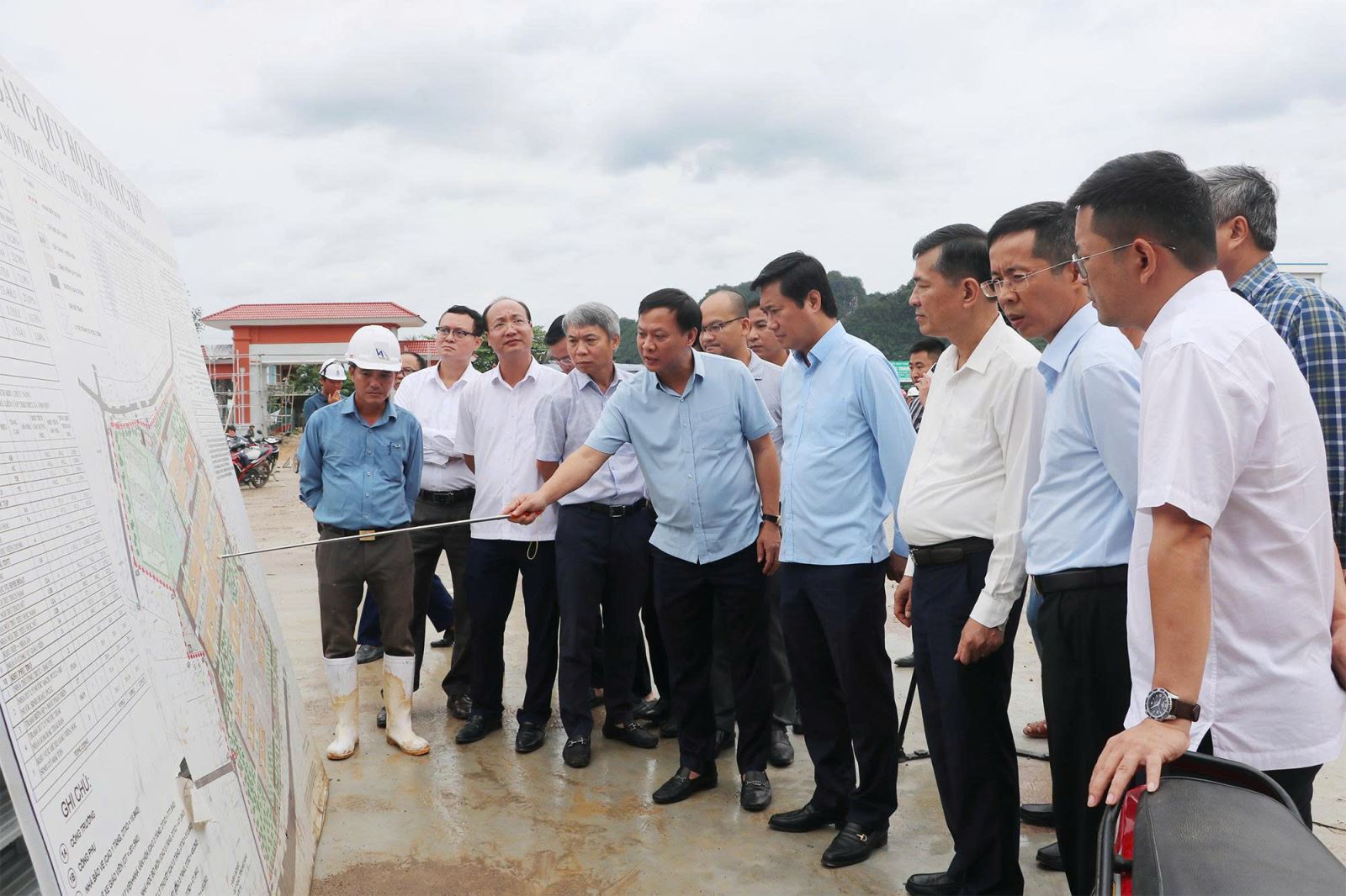 Đoàn công tác Bộ Xây dựng kiểm tra tiến độ xây dựng các trường phổ thông nội trú liên cấp trên địa bàn tỉnh Nghệ An